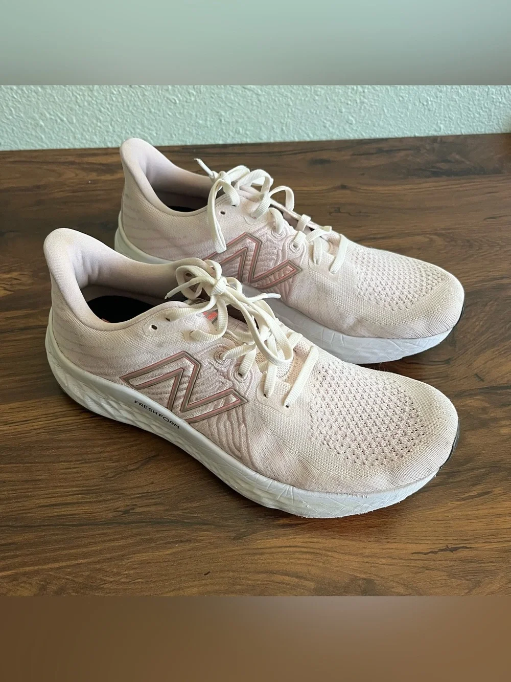 New Balance Running Trail Shoes Sneakers Fresh Foam x Vongo V5 Women’s 11